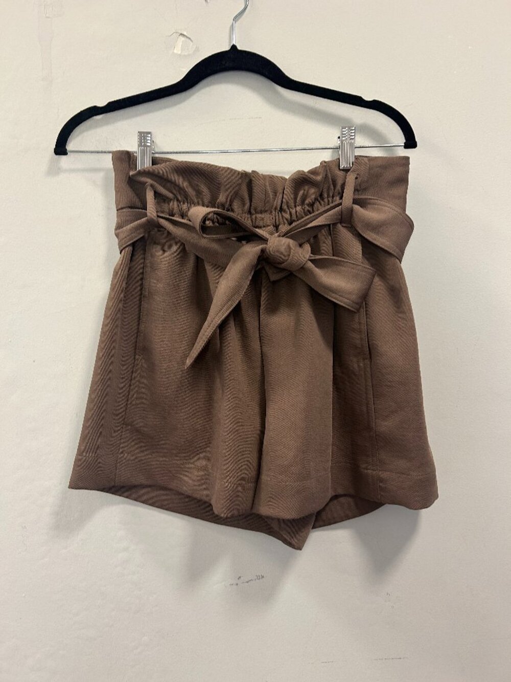 Wilfred by Aritzia Paperbag Shorts Size 6